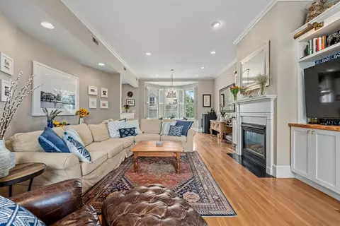 24 Cordis St #3, Boston, MA 02129