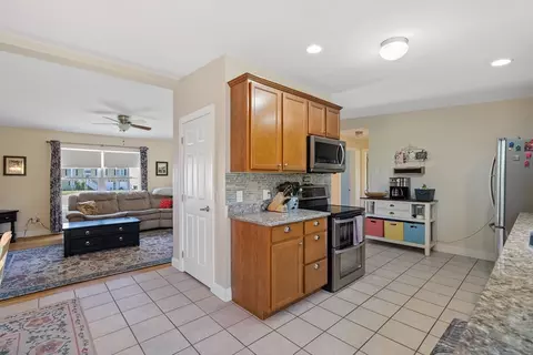 6 Dominique Dr, Webster, MA 01570 photo 5