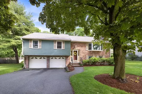 61 Red Gate Ln, Reading, MA 01867
