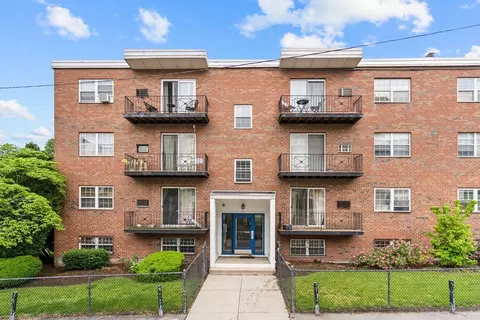 4 Robinwood Ave #2, Jamaica Plain, MA 02130