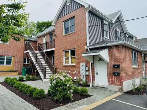 46 Farwell St #2, Newton, MA 02460