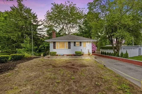 788 Cohannet St, Taunton, MA 02780