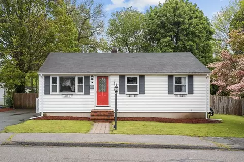 18 Collins Rd, Holbrook, MA 02343