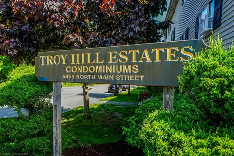 5455 N Main St #2E, Fall River, MA 02720