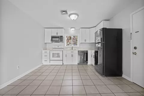 5455 N Main St #2E, Fall River, MA 02720 photo 11