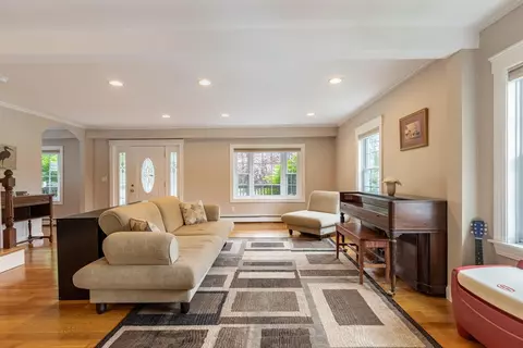 Living - 66 Lindall St, Danvers, MA 01923 photo 1 of 6