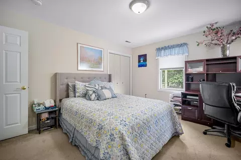 1572 Sumner Ave, Springfield, MA 01118 photo 5