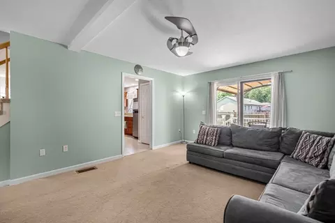 1572 Sumner Ave, Springfield, MA 01118 photo 8