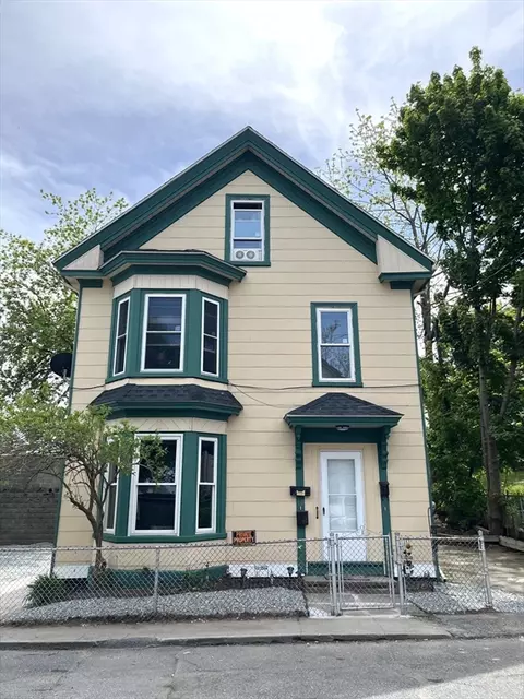 62 Jackson St Ext, Haverhill, MA 01832