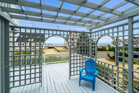 72 Willow Rd, Nahant, MA 01908 photo 4