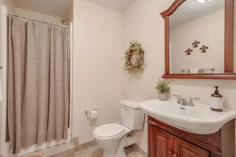 Bath - 16 Cardiff Rd, Windham, NH 03087 photo 5 of 5