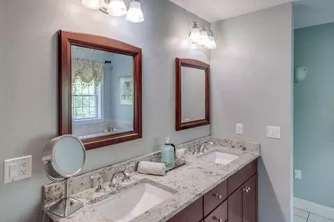 Bath - 16 Cardiff Rd, Windham, NH 03087 photo 3 of 5