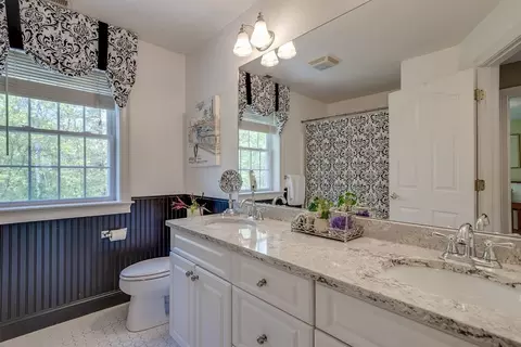 Bath - 16 Cardiff Rd, Windham, NH 03087 photo 4 of 5