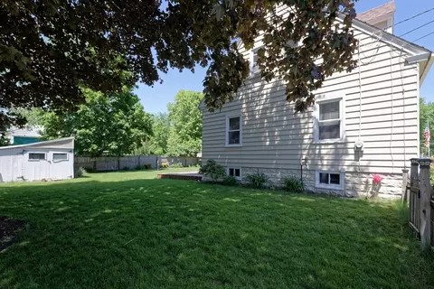 17 1st Ave, Northbridge, MA 01534 photo 4