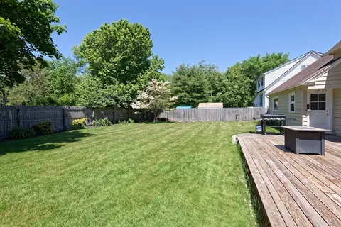 17 1st Ave, Northbridge, MA 01534 photo 3