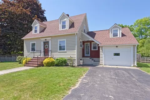 17 1st Ave, Northbridge, MA 01534