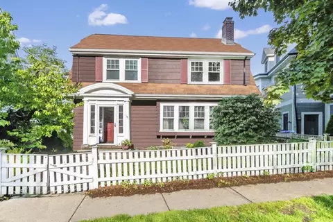 131 Mason Ter, Brookline, MA 02446