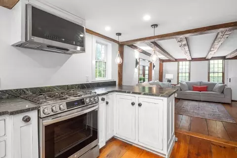 126 South St, Hingham, MA 02043 photo 8