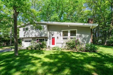 7 Spring Ln, Framingham, MA 01701 photo 2