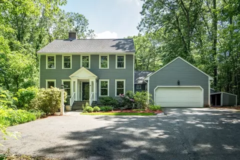 71 Grassland St, Lexington, MA 02421