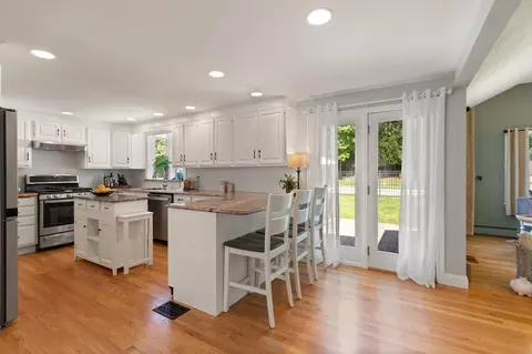 Kitchen - 17 Collins Ave, Reading, MA 01867 photo 1 of 4