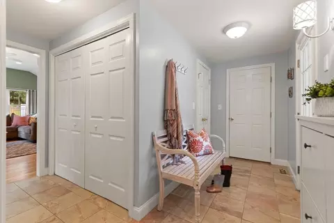 Entry Way - 17 Collins Ave, Reading, MA 01867 photo 5 of 7
