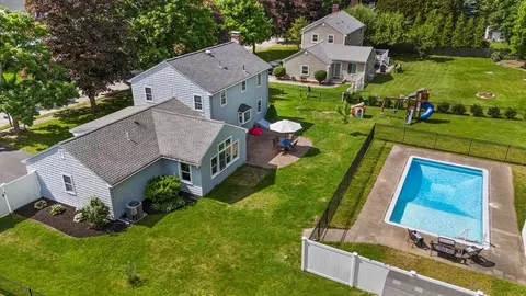 View/Area - 17 Collins Ave, Reading, MA 01867 photo 2 of 2