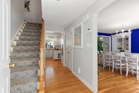 Entry Way - 17 Collins Ave, Reading, MA 01867 photo 1 of 7