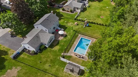 View/Area - 17 Collins Ave, Reading, MA 01867 photo 1 of 2