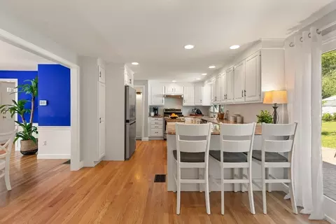 Kitchen - 17 Collins Ave, Reading, MA 01867 photo 2 of 4