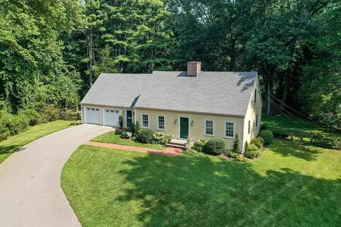 35 Haven St, Dover, MA 02030