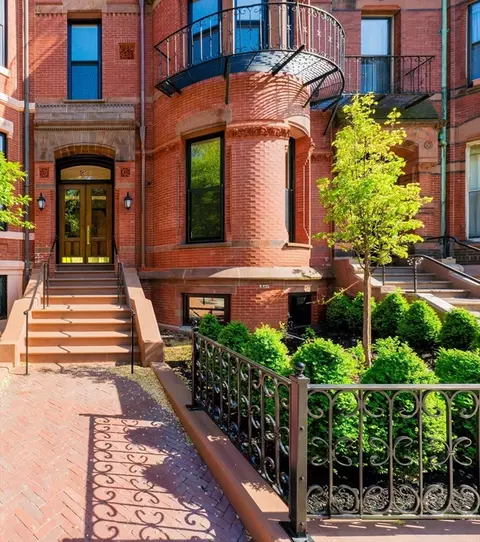 222 Commonwealth Ave #1, Boston, MA 02116