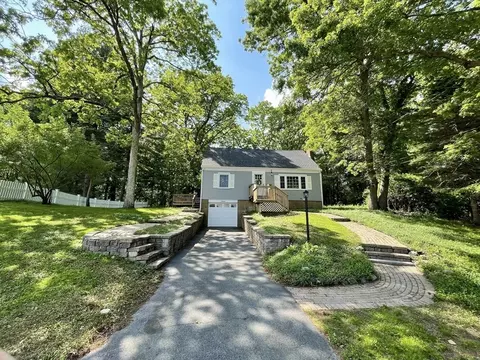 19 Robinwood Dr, Canton, MA 02021 photo 12