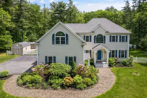 89 S Walpole St, Sharon, MA 02067