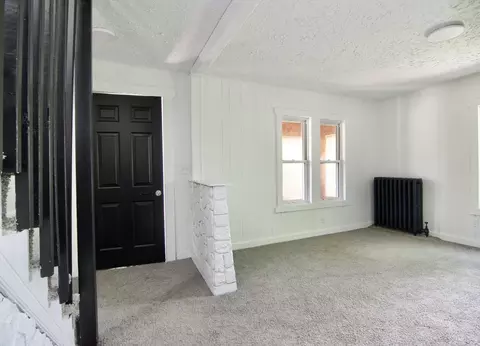 Living - 19 Greene Pl, Springfield, MA 01109 photo 5 of 6