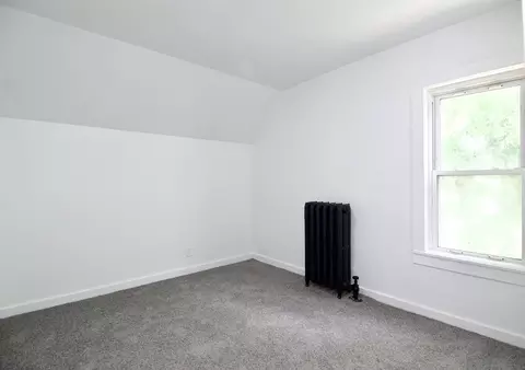 Bedroom - 19 Greene Pl, Springfield, MA 01109 photo 8 of 9