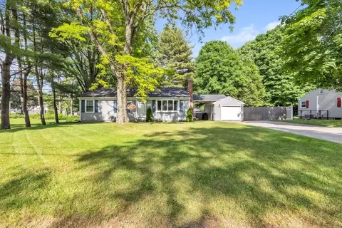 72 Thalia Dr, Agawam, MA 01030