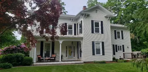 10 Winthrop St, Holliston, MA 01746