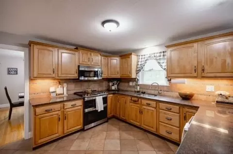 4 Pierce Ln, Upton, MA 01568 photo 13