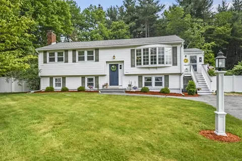 7 Luce Cir, Billerica, MA 01862