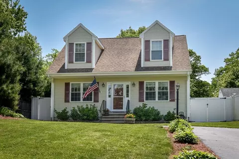 86 Lakeshore Dr, Bellingham, MA 02019