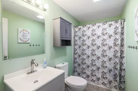Bath - 8 Paris Ave # -B, Worcester, MA 01603 photo 4 of 5