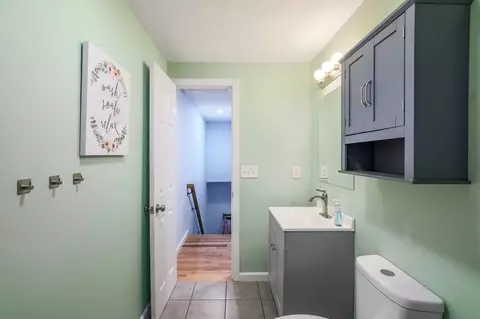 Bath - 8 Paris Ave # -B, Worcester, MA 01603 photo 5 of 5