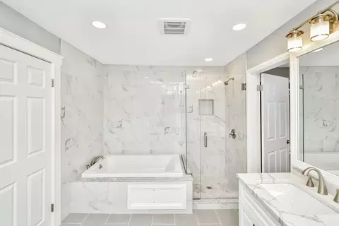 Bath - 408 York St, Canton, MA 02021 photo 4 of 7