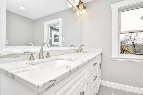 Bath - 408 York St, Canton, MA 02021 photo 5 of 7