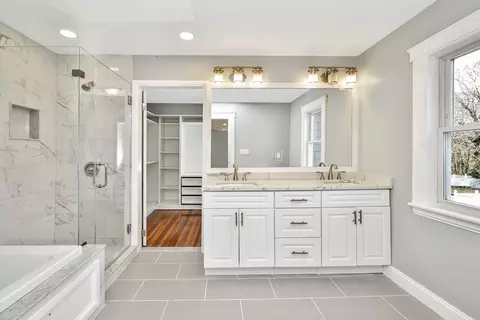Bath - 408 York St, Canton, MA 02021 photo 3 of 7