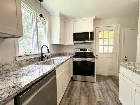 355 Ely Ave, West Springfield, MA 01089 photo 5