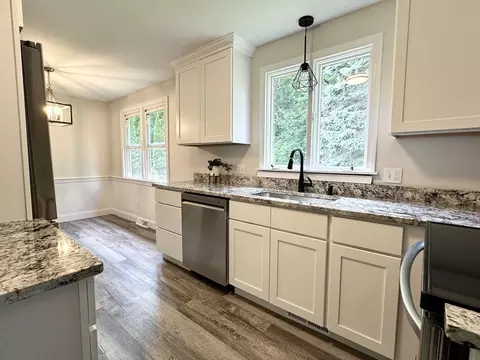 355 Ely Ave, West Springfield, MA 01089 photo 7