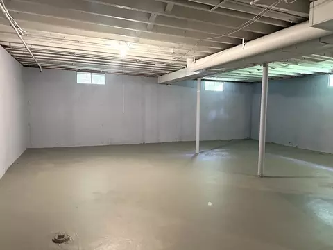 355 Ely Ave, West Springfield, MA 01089 photo 17