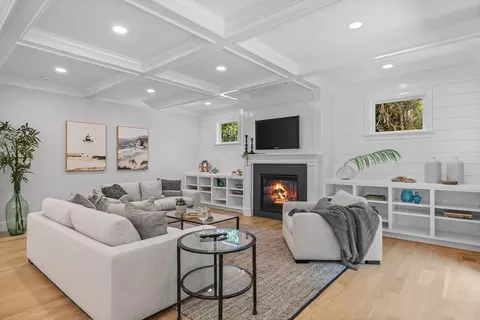 Living - 103 Wayne Rd, Needham, MA 02494 photo 3 of 4